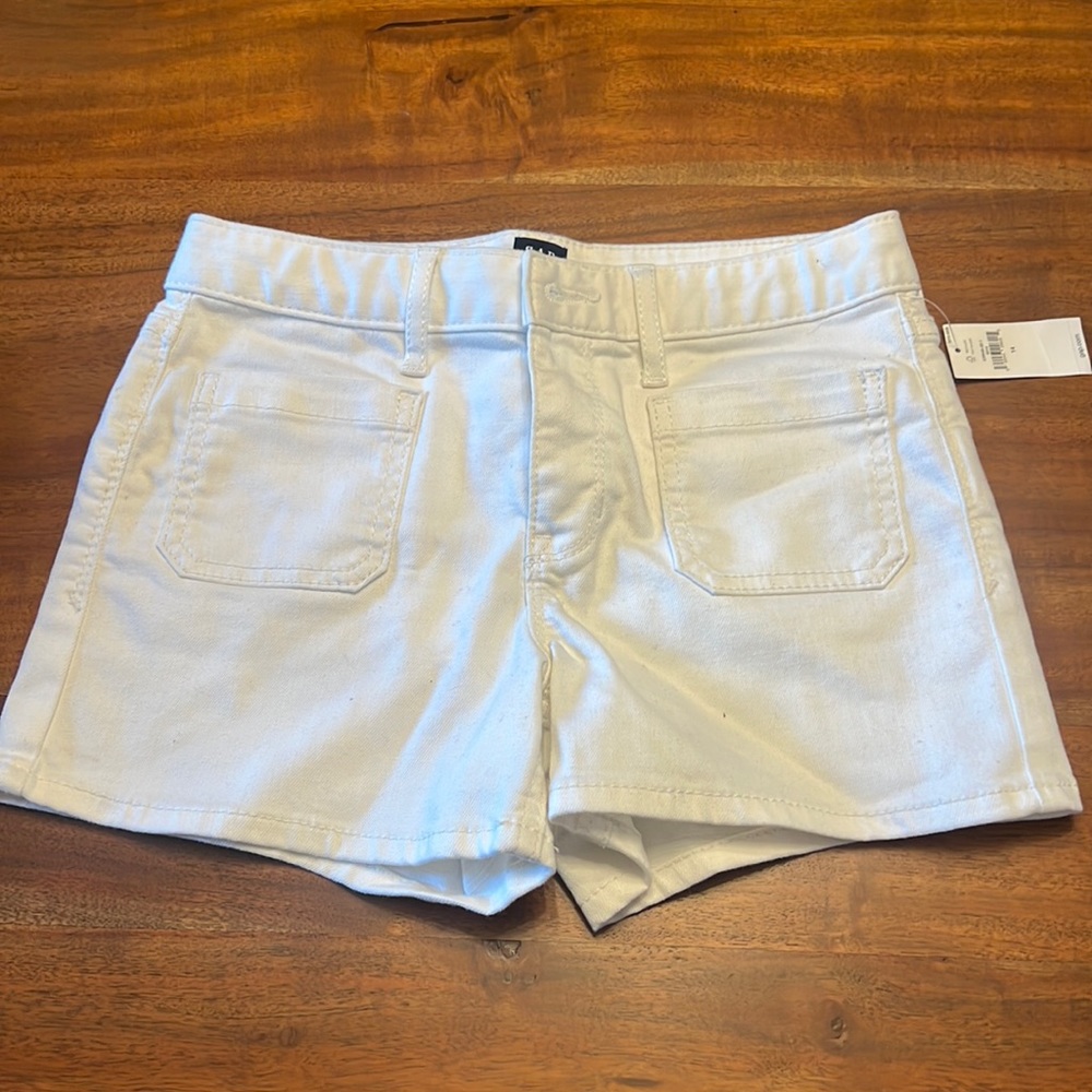 Gap NWT white denim shorty shorts